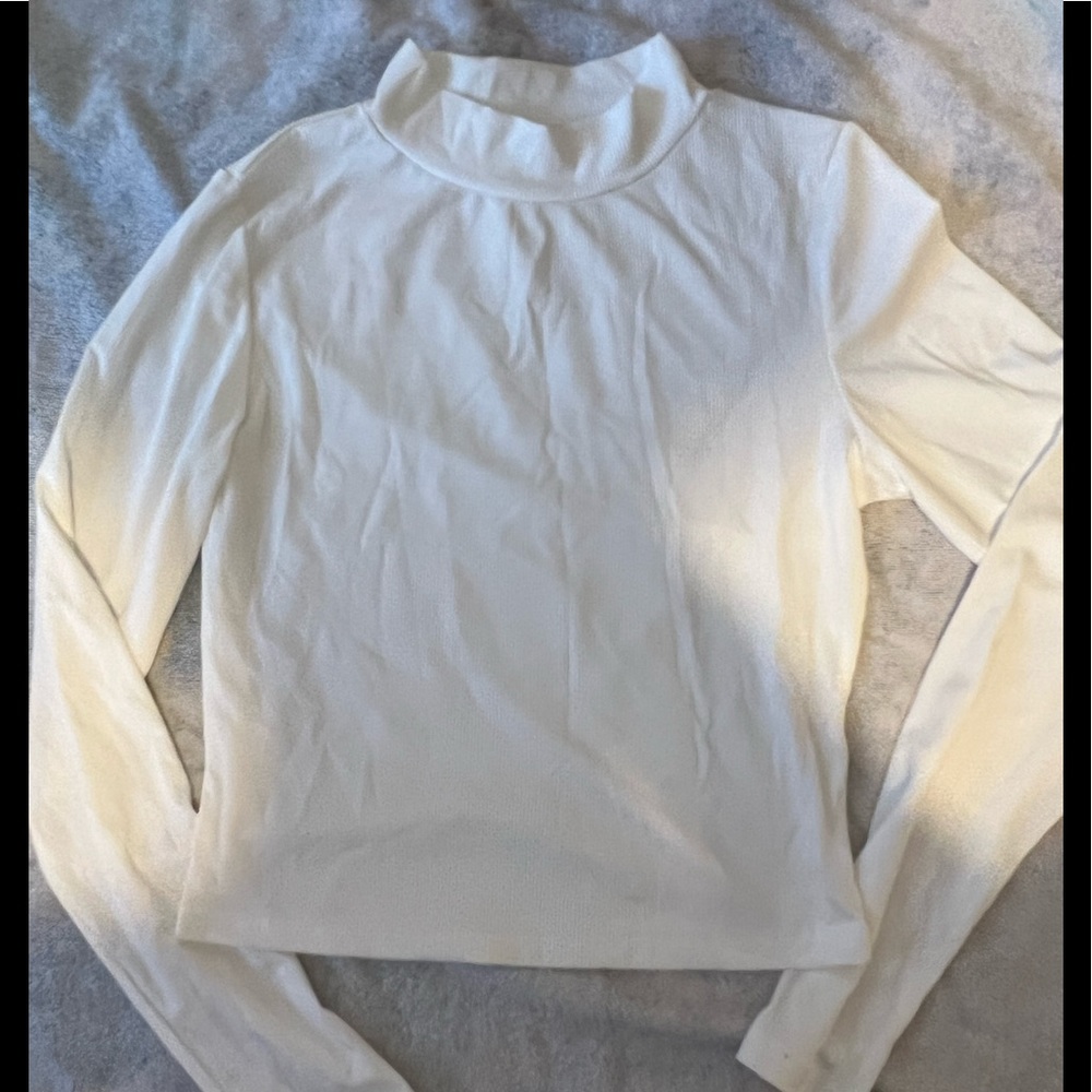 White thin top